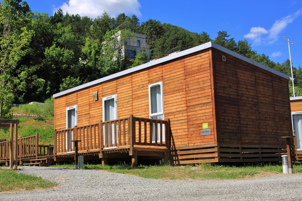 Camping Lou Gourdan Hotel Puget-Théniers Exterior foto